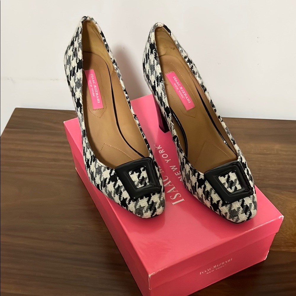 Isaac Mizrahi Women's Black and White Houndstooth Heels